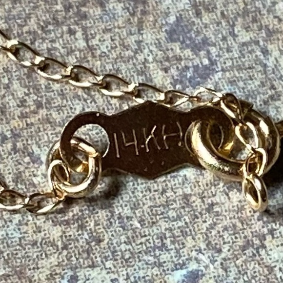 L-3: Lovely 6 prong Diamond solitaire pendant on solid 14k YG Chain.  .10 ct - Picture 4 of 11